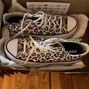 Womens Converse Sneakers 9.5